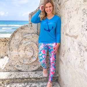 Tropical leggings & Ultra comfort anchor top.